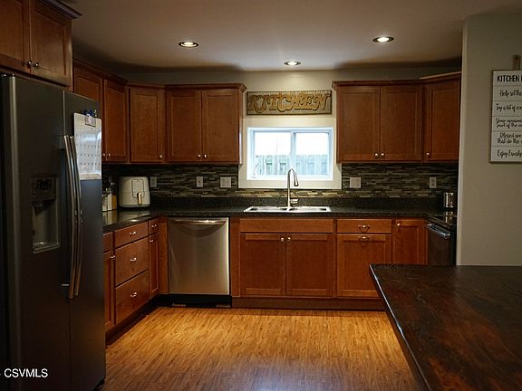 4th image of 414 Liberty St