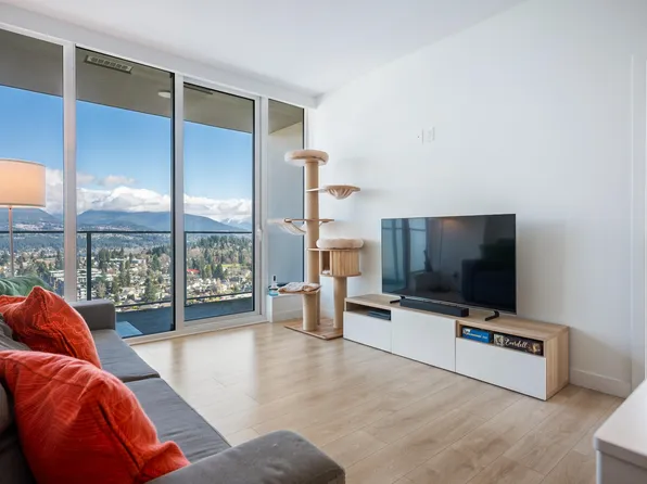 567 Clarke Rd #3205, Coquitlam, BC V3J 3X4