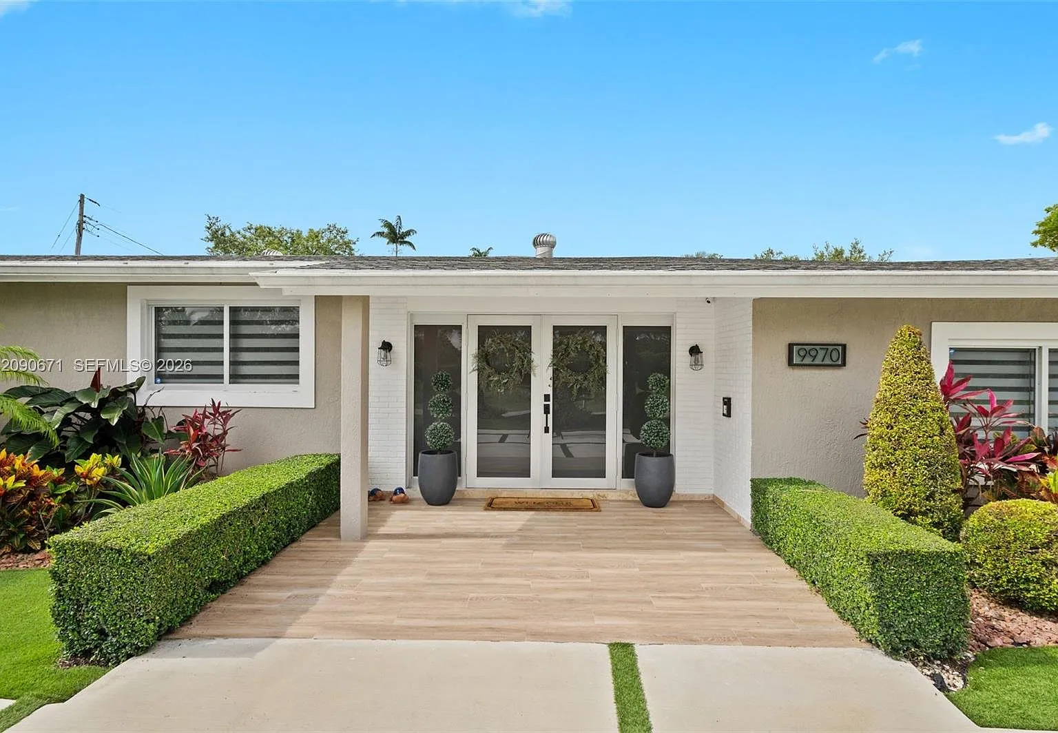 Beautifully renovated Kendall home — Photo 2