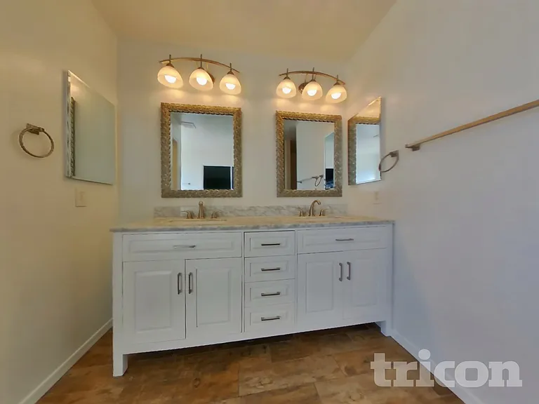 1447 S 231st Ln — Photo 12