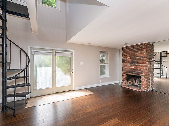 3rd image of 734 Maryland Ave Floor 1