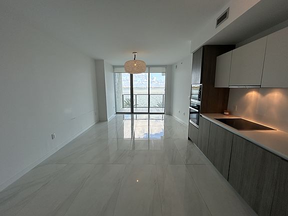 3rd image of 2900 NE 7th Ave APT 306-1-626