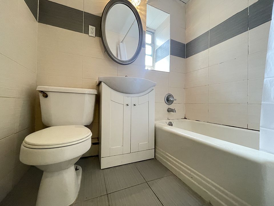 2nd image of 36 Duncan Ave #27E