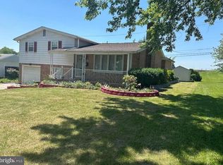 402 Bristol Dr, Harrisburg, PA 17109