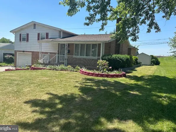 402 Bristol Dr, Harrisburg, PA 17109