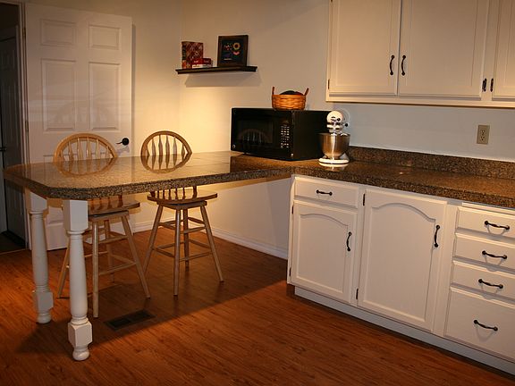 3rd image of 1515 W University Heights Dr N