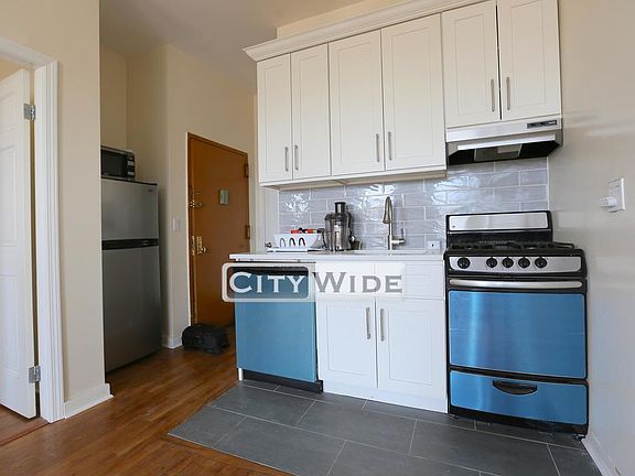 4th image of 2593 Frederick Douglass Blvd APT 15