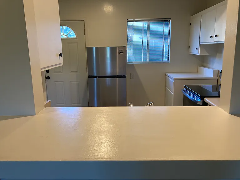 873 Lyndon St — Photo 13