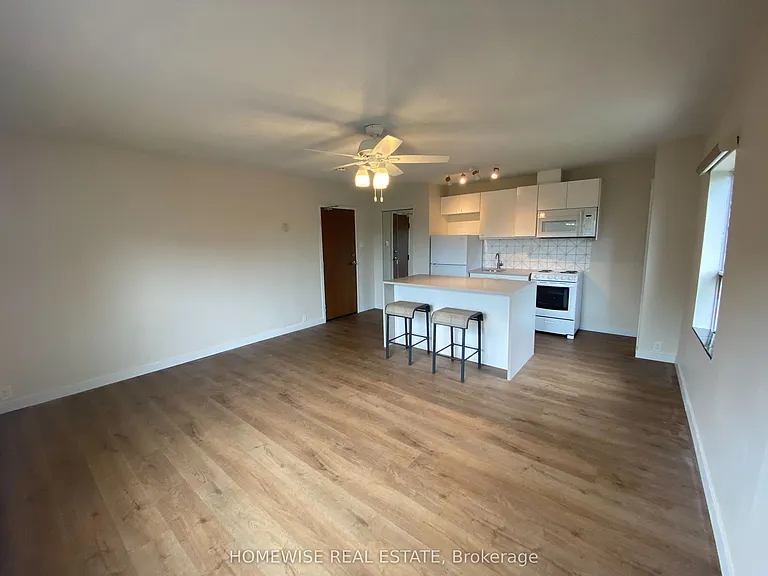 5 High Park Blvd #302 — Photo 2
