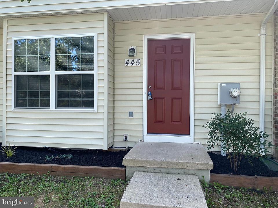 2nd image of 445 Ridgefield Ave