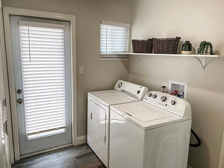 812 N Fairview St — Photo 9