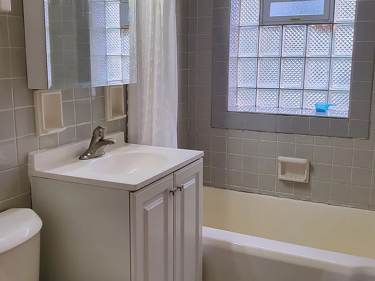 5438 N Elston Ave #2 — Photo 20