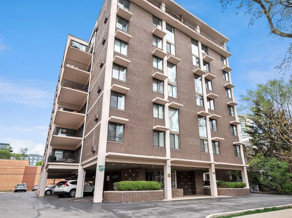 1111 Church St APT 705, Evanston, IL 60201