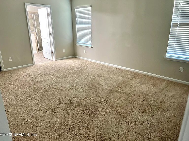 574 Northside Dr S — Photo 13