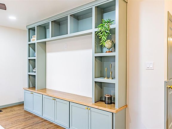 4th image of 10420 Ridgeview Dr