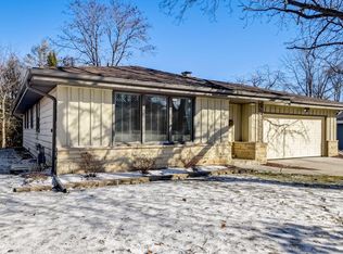 6088 Thornapple Dr, Greendale, WI 53129