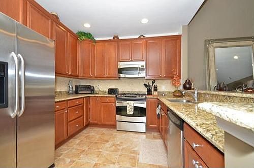 5th image of 60 Wexford Ln