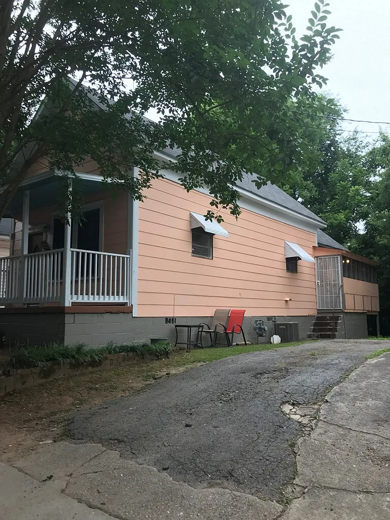 1032 Curran St - 1 — Photo 2