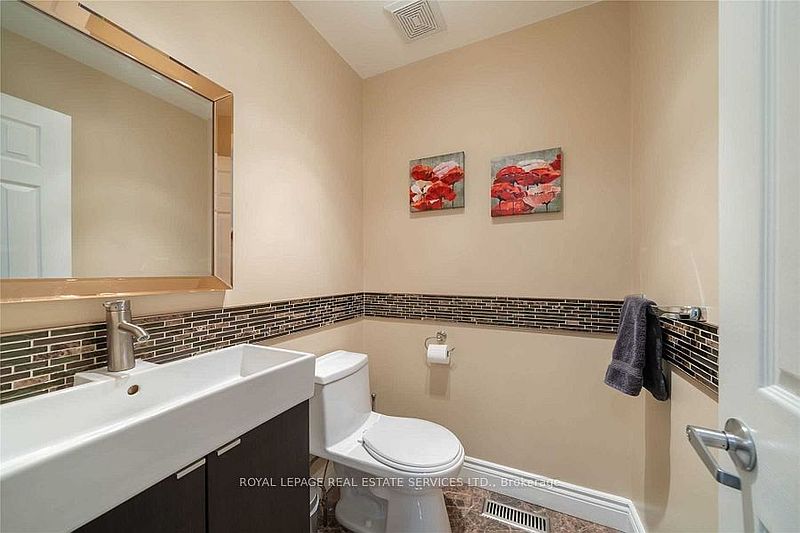 Oakville Townhouse for rent - 4 Bedrooms — photo 11
