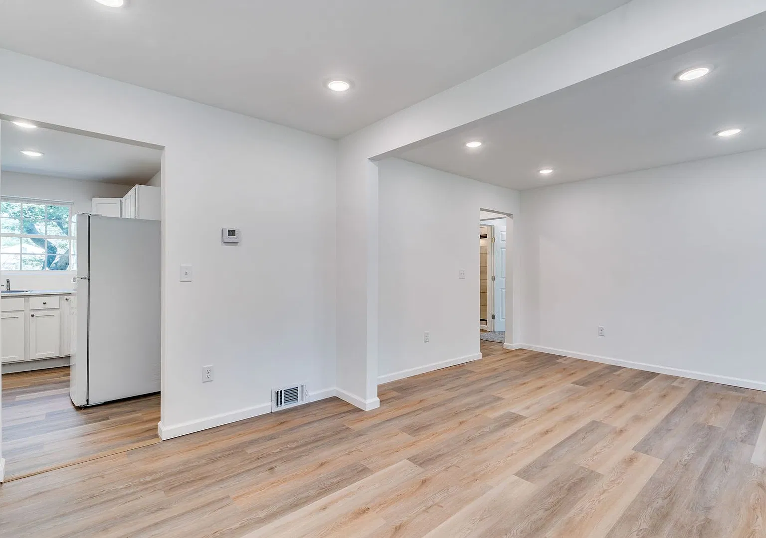 Spacious 4 Bedroom, 2.5 Bath Home with partial unfinished basement Prelease Today for 11/16/2026 ... — Photo 3