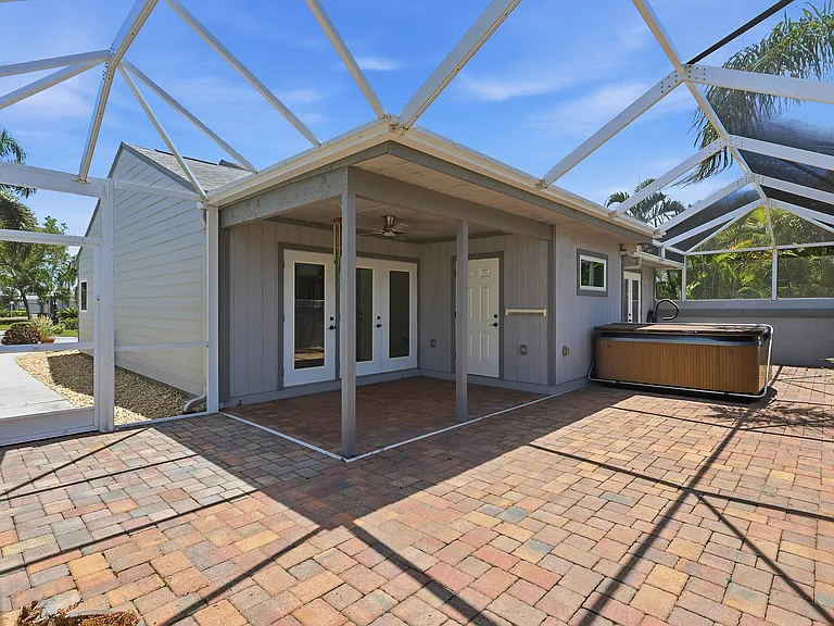 11206 Longwood Ct — Photo 2