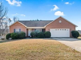 1391 Millrace Dr, Conover, NC 28613