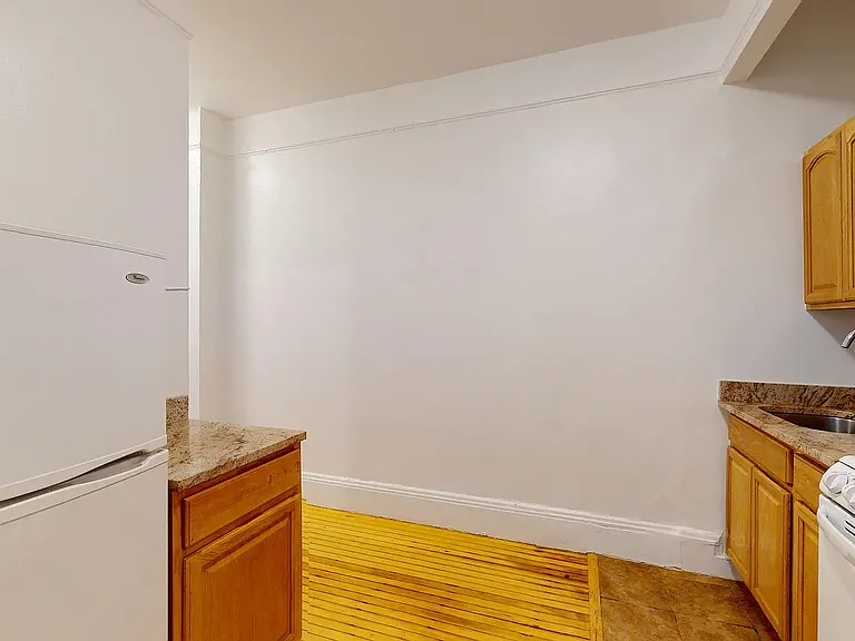 293 Riverside Dr #5C — Photo 9