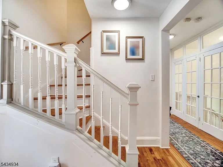 285 Claremont Ave #2 — Photo 12