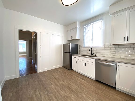 3rd image of 811 14th St #11