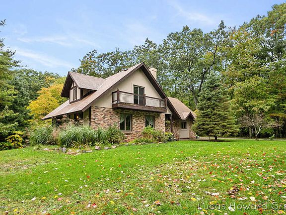 2nd image of 1455 Scenic Dr