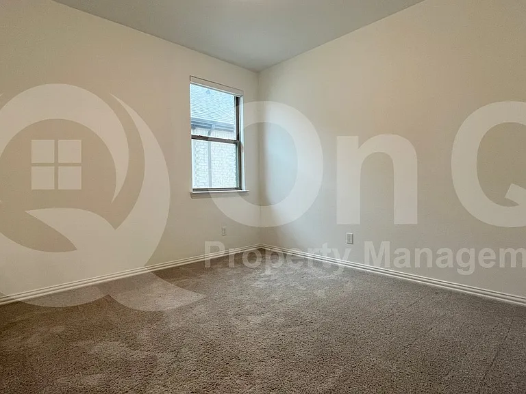 7529 Regal Ln — Photo 14
