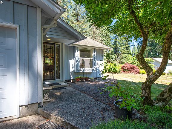4th image of 14700 NE Erickson Dr