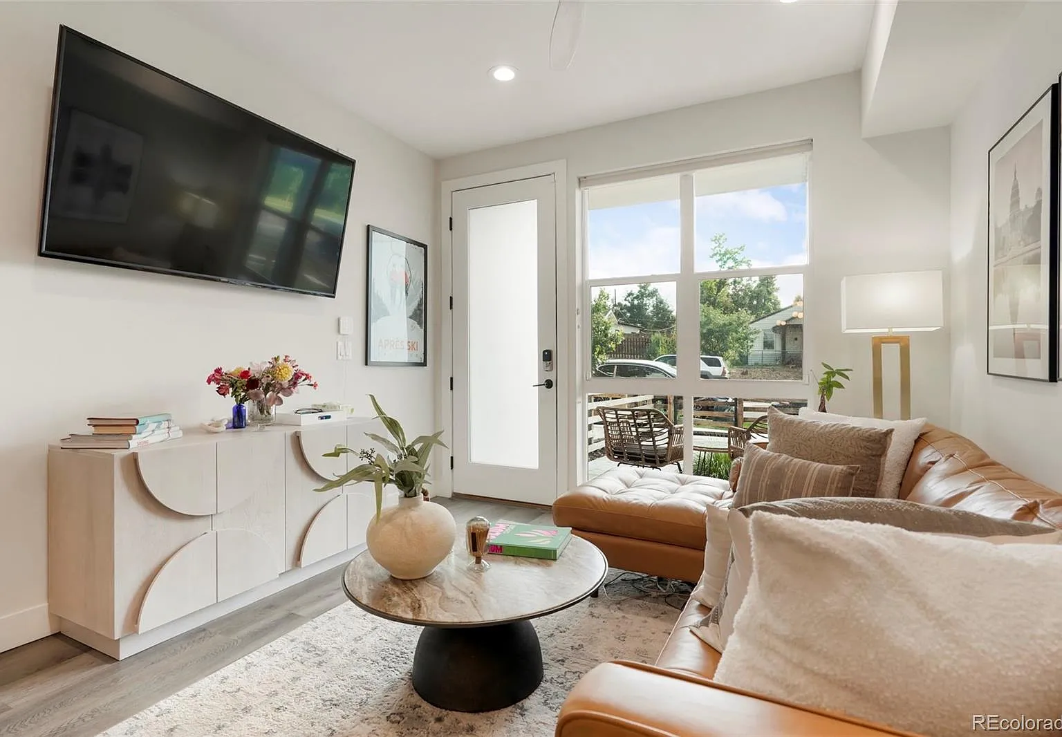 3 bed, 2.5 bath, 1320 sqft, $5,000 — Photo 3