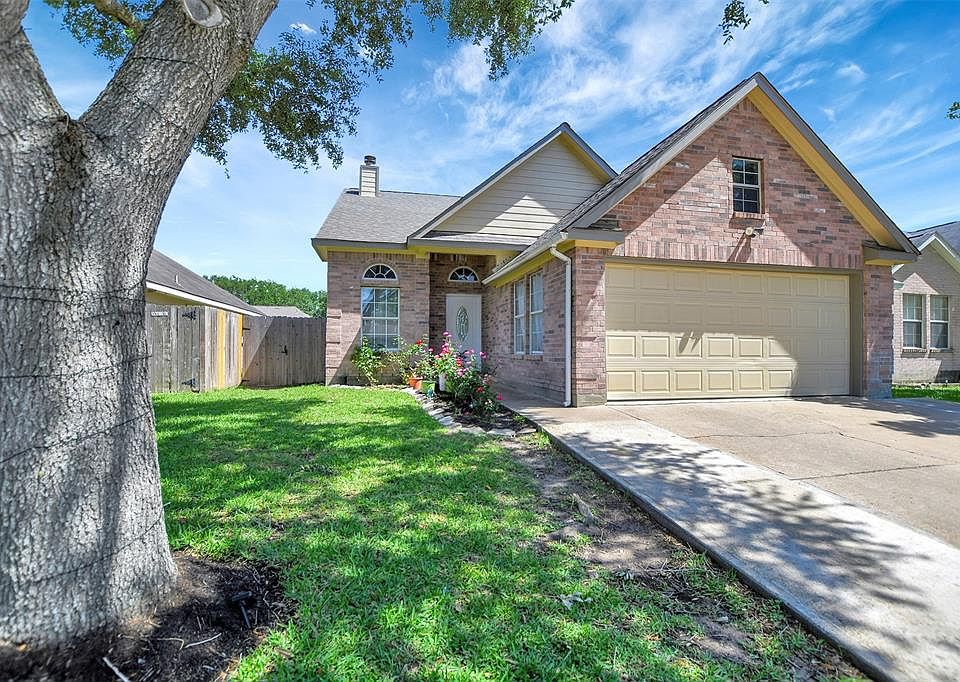 1st image of 34606 Lake Side Dr