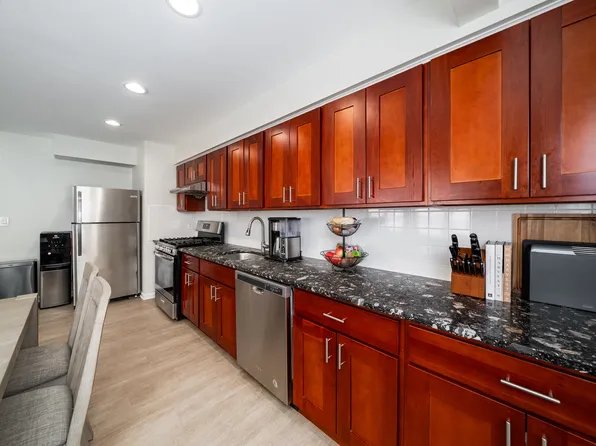 213 Roosevelt Street image 8 of 24