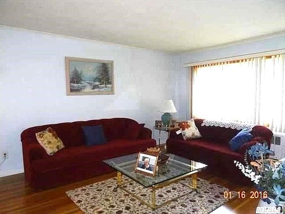 3rd image of 122 Rhode Island Ave