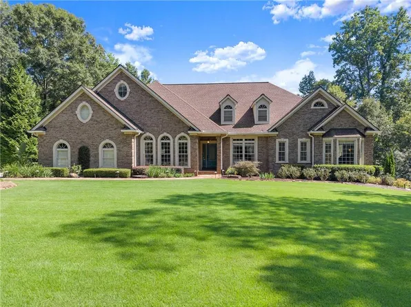 715 Antrim Glen Rd, Hoschton, GA 30548