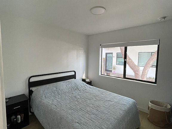 Sublet room available with or without bed and nightstands.