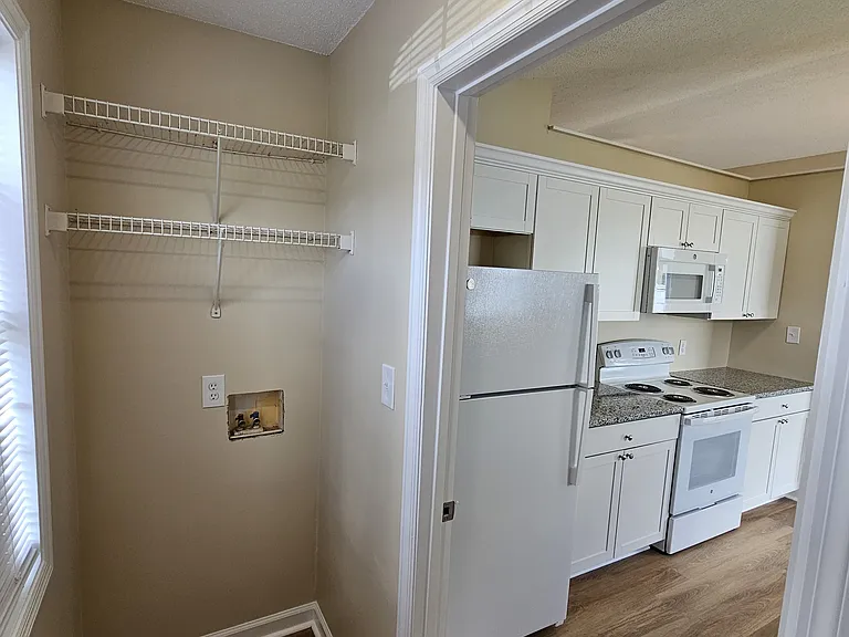 1802 Barberry Dr — Photo 23