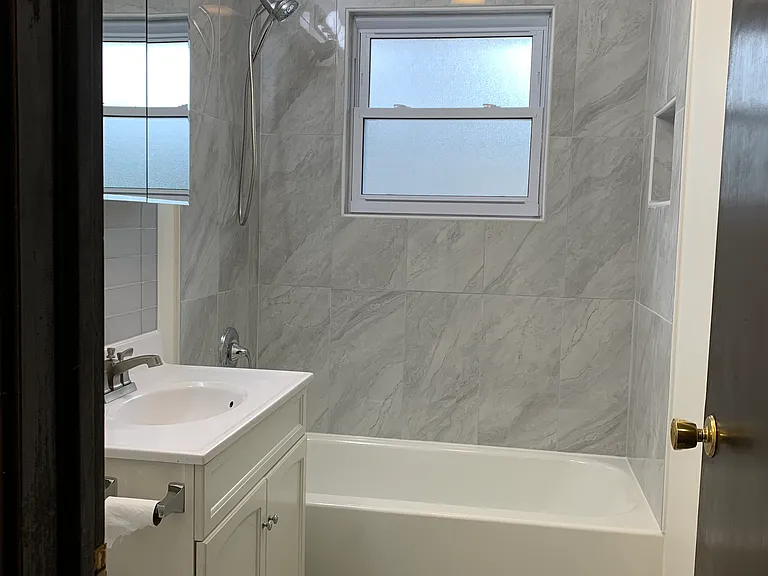 1000 E Irving Park Rd — Photo 10