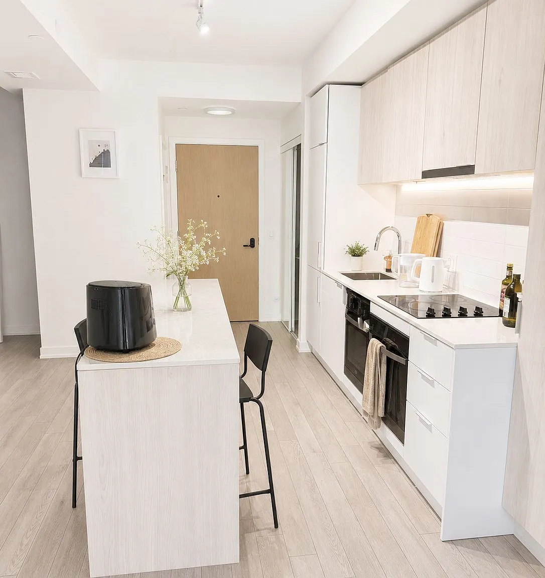 2 bed, $2,500 — Photo 2