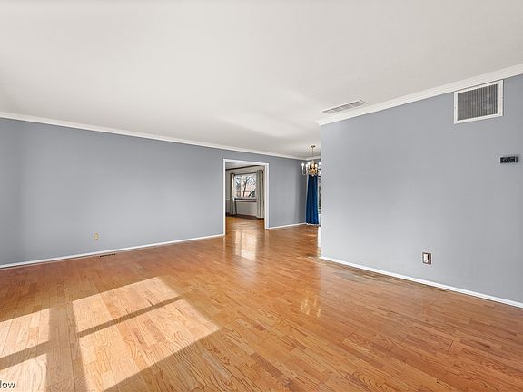 5th image of 28646 Aspen Dr