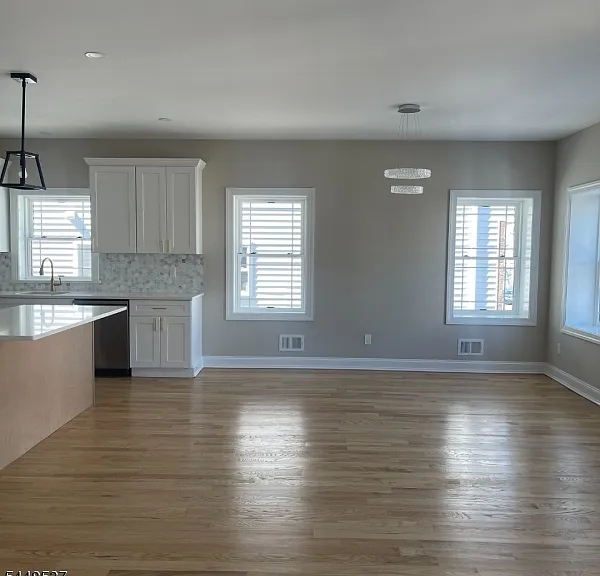 1297 Avy St — Photo 7