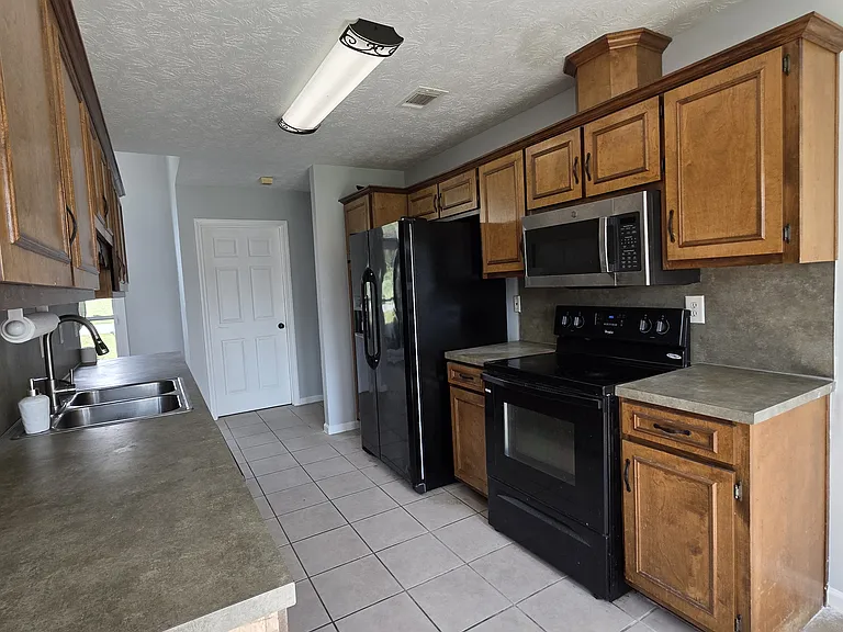 98 Lee Road 2095 — Photo 21
