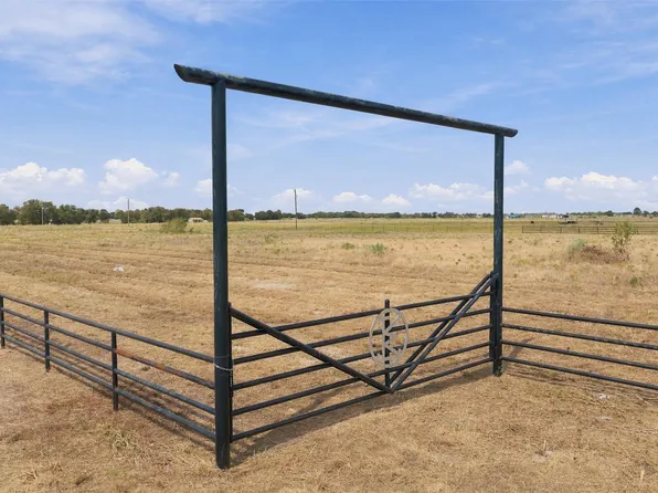 815 Fm 147, Marlin, TX 76661