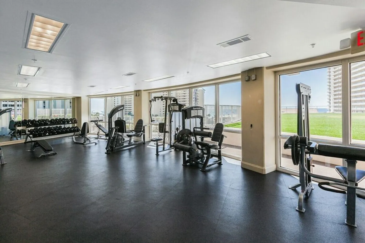 2 bed, 2.0 bath, 1194 sqft, $2,552 — Photo 4