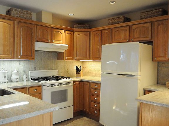 4th image of 1221 Westwood St