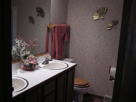 Family bath 2nd floor