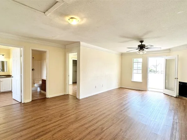 8323 Wilcrest Dr #6, Houston, TX 77072