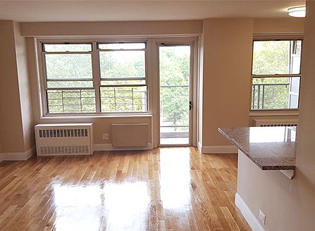 5th image of 1240 Morrison Ave APT 5H